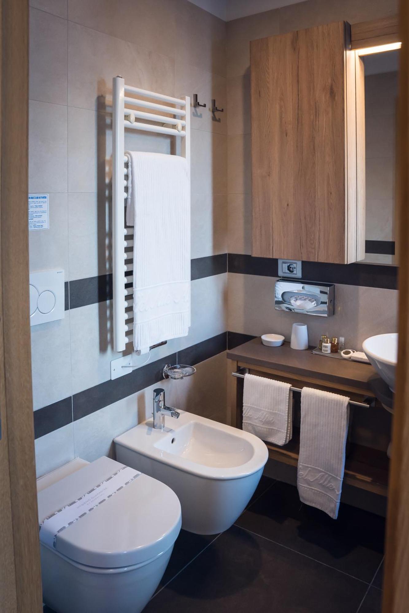 Hotel Alle Alpi Моена Екстериор снимка