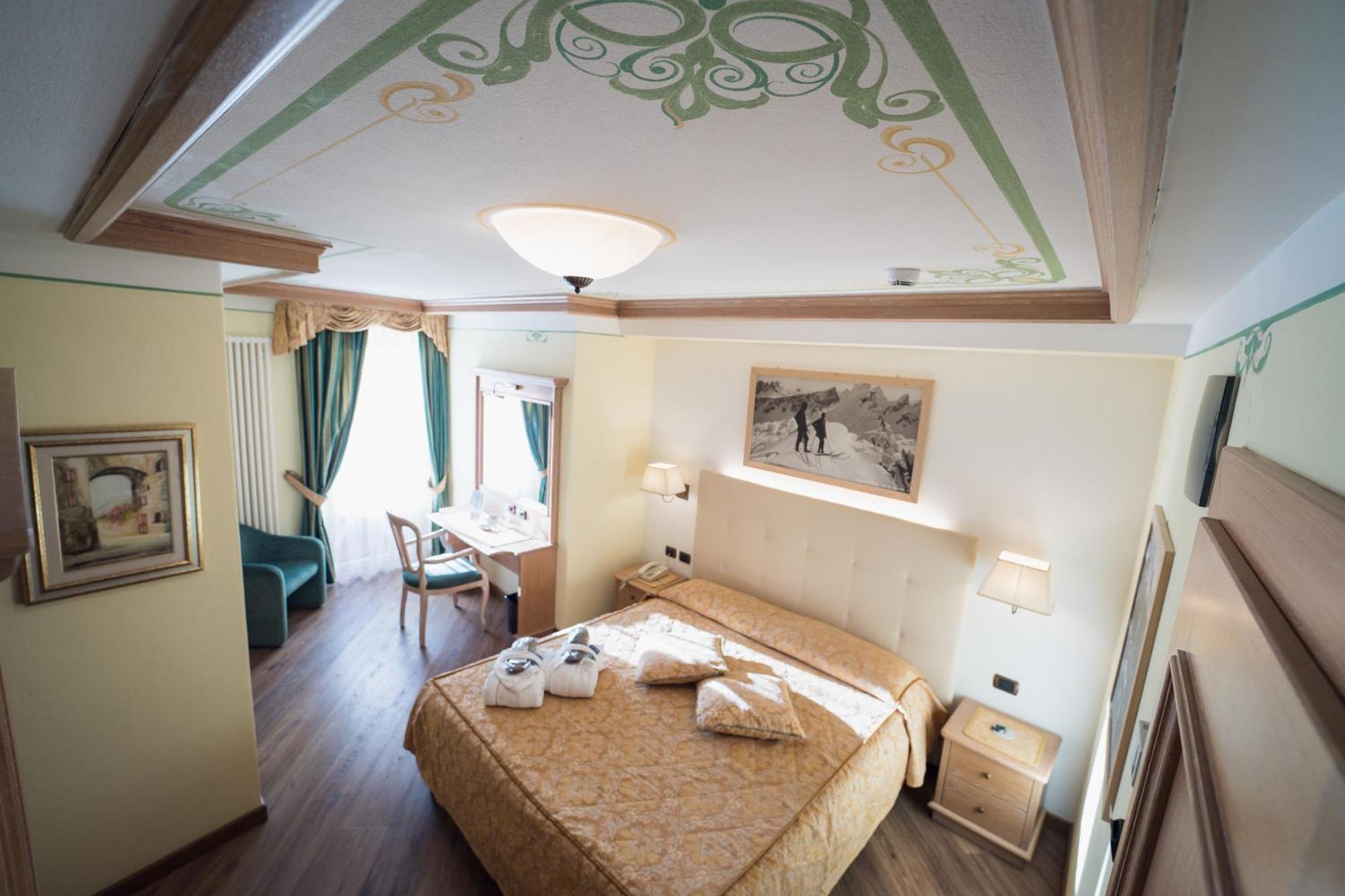 Hotel Alle Alpi Моена Екстериор снимка