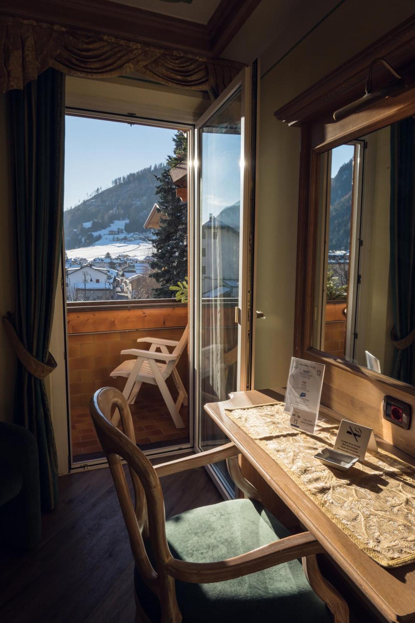Hotel Alle Alpi Моена Екстериор снимка
